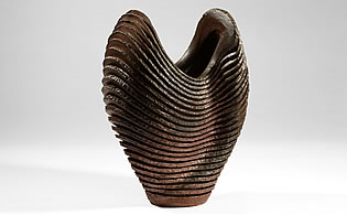 Tsumiage Kaki (Flower Vase) titled 'S' embrasser'